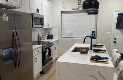Downtown Baltimore House | Modern 4 Bedroom -Mins to Stadiums, Harbor & JHU