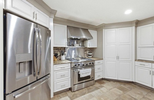 Keene House | Modern 6BR Home for Large Groups & Families