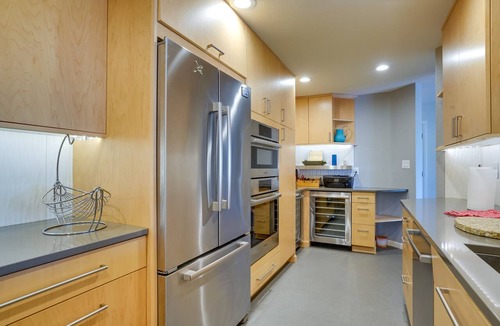 South Addition Condo | Modern Anchorage Condo - Half-Mi to Downtown!