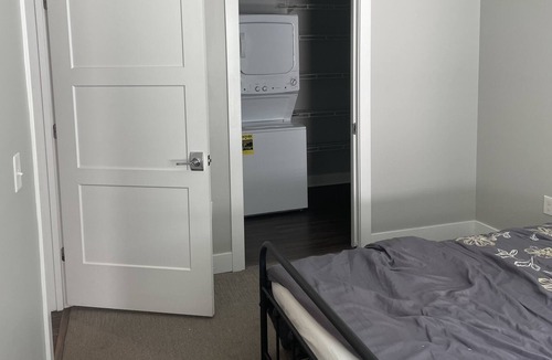 Weinland Park Apartment | Modern Apartment In Heart Of Columbus/Near High Street/And Ohio State