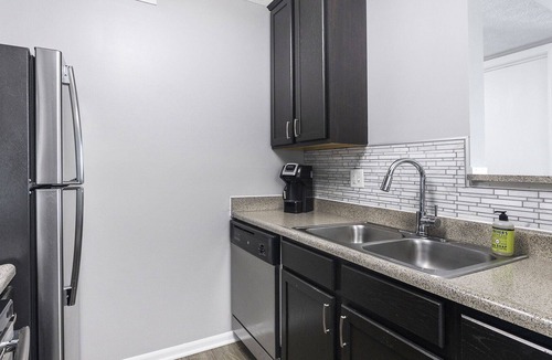 Lewis Center Apartment | Modern Apartment in Prime Location (ID9303X46)
