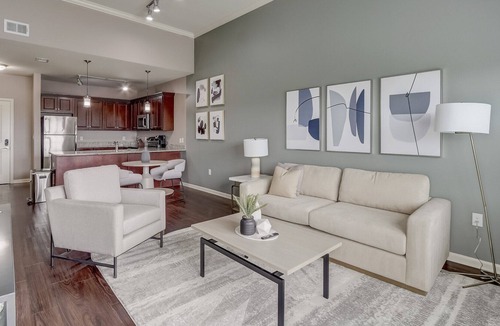 I-435 West KC-KS Apartment | Modern Apartment in Prime Location (ID9965X67)