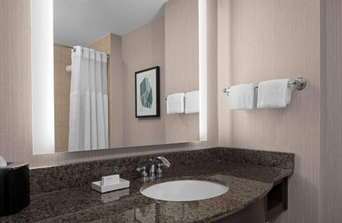 Bethesda Hotel | Modern Bethesda Pet Friendly Unit Near Red Line And NIH Access - 4 Rooms