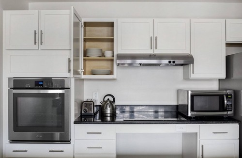 North Cambridge Apartment | Modern Cambridge 1BR w/W/D, Private access to Linear Park by Blueground