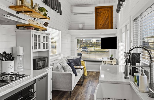 Wylie Apartment | Modern & comfortable tiny home