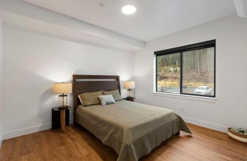 Juneau Apartment | Modern Condo with Incredible Mountain Backdrop 207