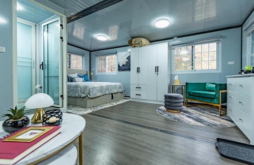 True House | Modern Container Home Private Hot Tub & Fire Pit Near Pipestem State Park
