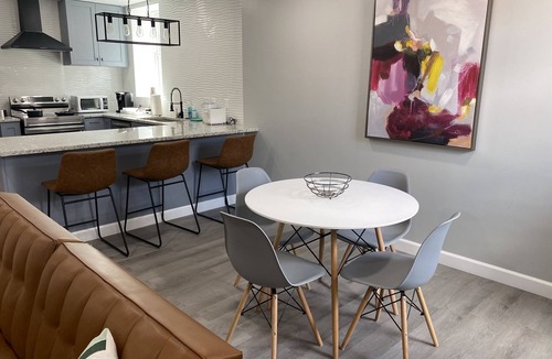 South Charleston Apartment | Modern downtown apartment, spacious in a great location
