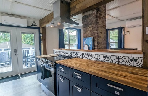 Keene House | Modern Downtown Escape HotTub Fire Pit Games 12ppl