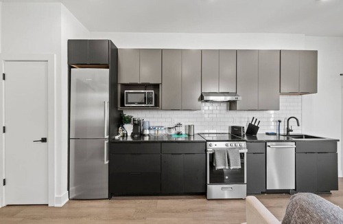 Near East Columbus Apartment | Modern Escape at Franklin Park!