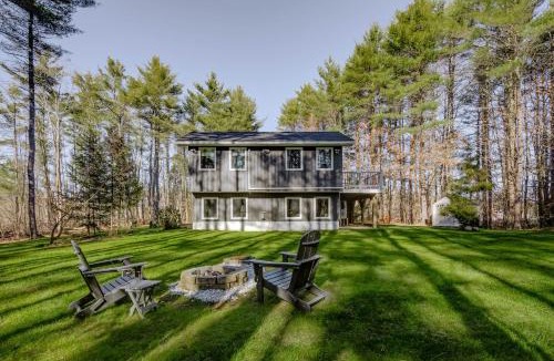 Saco House | Modern Gem on 15 Acres, 5 Mi to Old Orchard Beach!