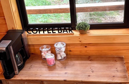 Laurelville Cabin | Modern Hocking Hills Cabin with Hot Tub, Arcade, Fire Pit Sleeps 8