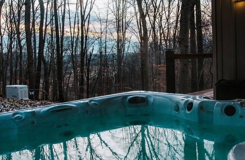 Laurelville Cabin | Modern Hocking Hills Cabin with Hot Tub, Arcade, Fire Pit Sleeps 8