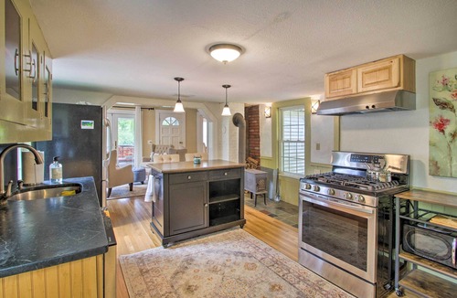 Intervale Cottage | Modern Home ~ 2 Mi to Cranmore Mountain Resort!
