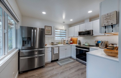 Douglas Apartment | Modern Juneau 2BR | Fast Wi-Fi | Close to Downtown