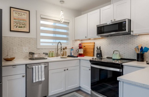 Douglas Apartment | Modern Juneau 2BR | Fast Wi-Fi | Close to Downtown