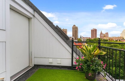 Mill River Apartment | Modern King Suite near Wooster Square and Yale