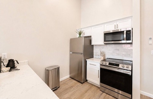 Mill River Apartment | Modern Loft Near Yale |Wooster Sq| 5 Star Location