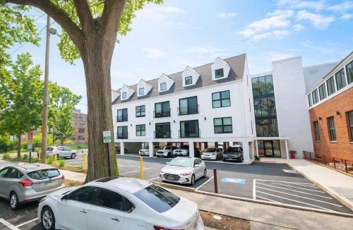 Mill River Apartment | Modern Loft Near Yale Wooster Sq 5 Star Location