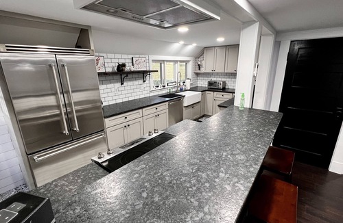 Montville House | Modern Luxury Home 1 minute walk to Mohegan Sun