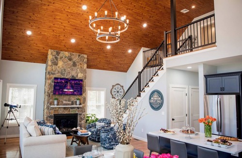 Farmington House | Modern Luxury Rustic Home at Lake | Dogs Welcome