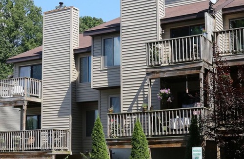 Cheat Lake House | Modern Morgantown Townhome