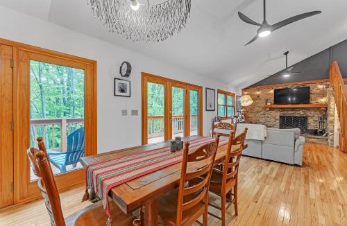 Old Timberline House | Modern Mountain Retreat Near Dolly Sods & Skiing home