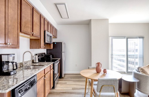 North Bethesda Apartment | Modern North Bethesda 2BR w/W/D, Pool & Gym, nr Metro, by Blueground