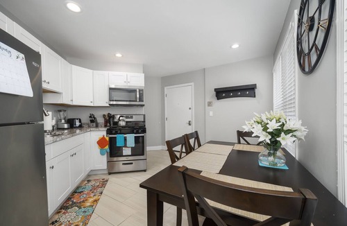 North End Apartment | Modern North End Studio