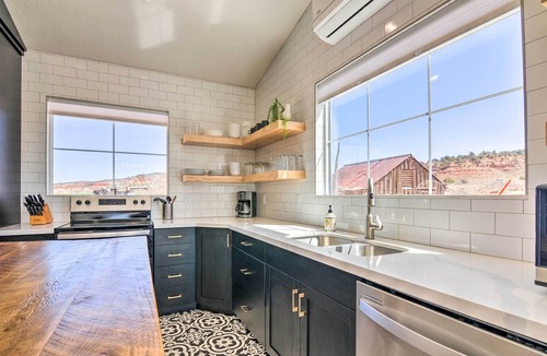 Kanab House | Modern Ranch House with Panoramic Red Butte Views