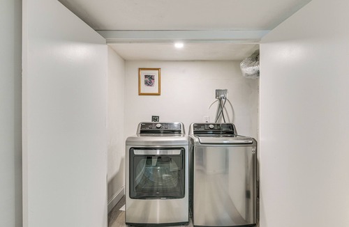 Framingham House | Modern Retreat w/Home Gym: 2 Mi to Natick Mall!