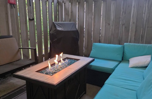 High Point Condo | Modern/Retro 2br Condo by Exceptional Stays