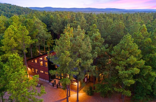 Pickens Cabin | Modern Rustic 4BR | Pool Table, Playset, Hot Tub