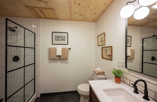 Eureka Springs Hotel | Modern Rustic Designed Suite