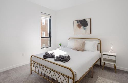 Dwight Apartment | Modern & Spacious 2BR Apartment with Gym & Parking