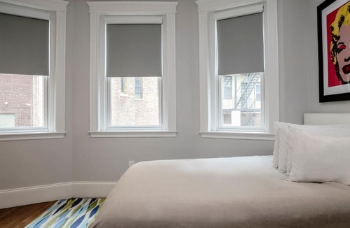 Griggs Park Apartment | Modern Studio, 15 min Train to Boston