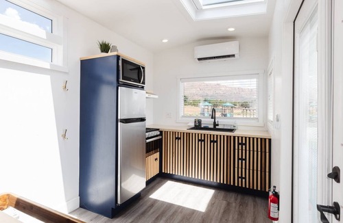 Apple Valley House | Modern tiny home near Zion | Private Deck | Views