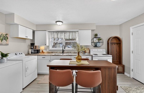 Reynolds Corners House | Modern Toledo Retreat Close to Downtown