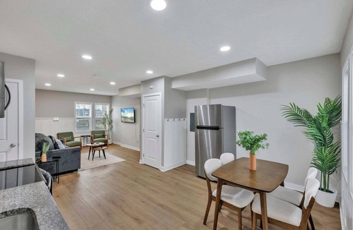 Olde Towne East Apartment | Modern Townhouse in Historic Building Walk to Downtown