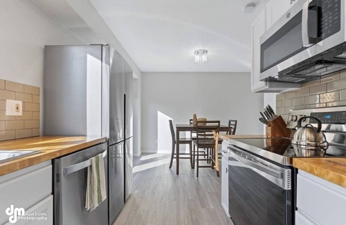 Turnagain House | Modern Turnagain Townhome