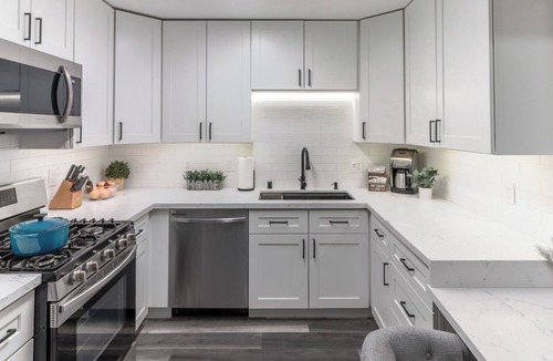 Taku - Campbell Apartment | Modern Upstairs Apartment Near Airport, Shopping Centers and Trails Unit #A