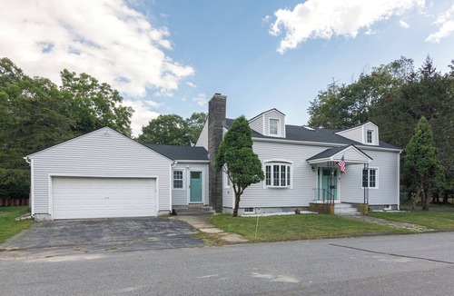 Norwich House | Mohegan Park Escape – Near Casinos – Spacious 4BR House