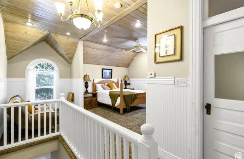 Monroe Bed & Breakfast | Monroe Inn