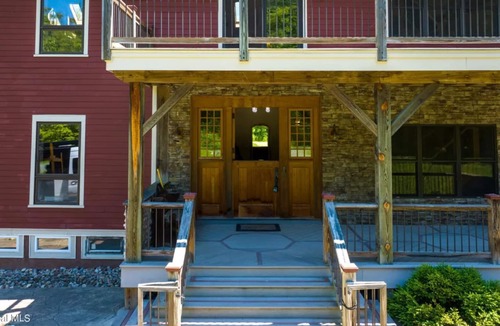 Rotterdam Junction House | Moonrise Meadows: A Historic Mohawk Valley Retreat