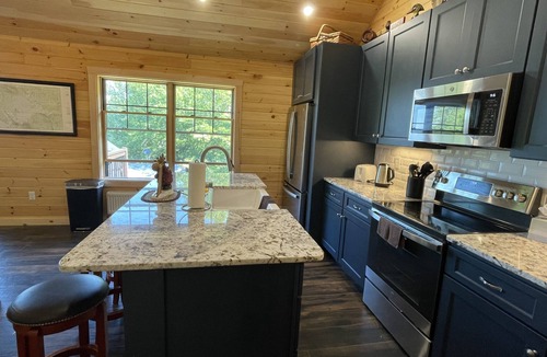 North Penobscot Cabin | Moose Lodge - Mt Katahdin View/Lakefront Lake Millinocket
