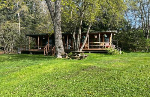 Homer House | Moose twin cabin