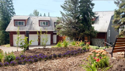 Rabbit Creek House | Moosedance 2 bedroom suite, beautiful views