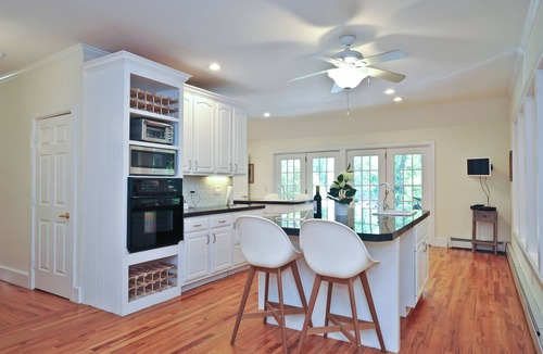 Roxbury House | "MOOSEHORN" 1.5HrsNYC, Best Town, Restaurants, Shopping - Heated Pool PoshPadsCT