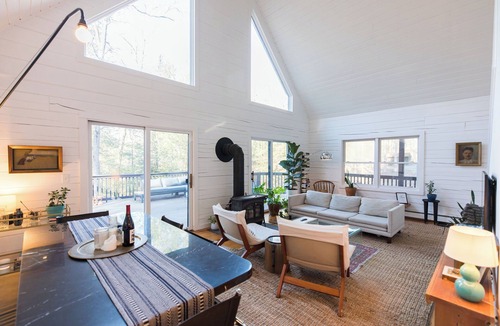 High Falls House | Mossybrook Hideout: Dog Friendly Oasis in High Falls w/Hot Tub