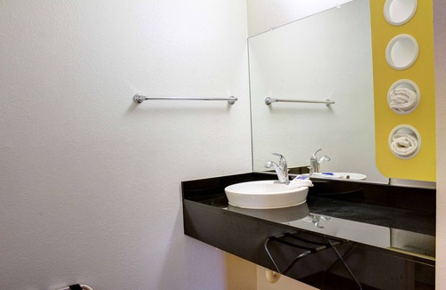 Bishop Hotel | Motel 6 Bishop, CA